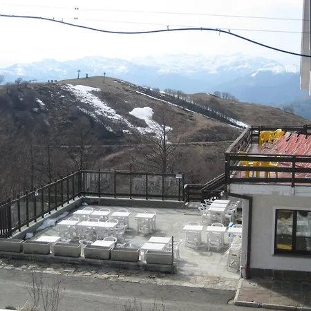 卡萨德拉尼夫酒店 *