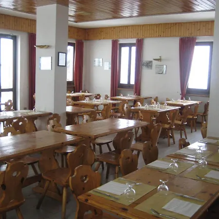 卡萨德拉尼夫酒店 酒店 *