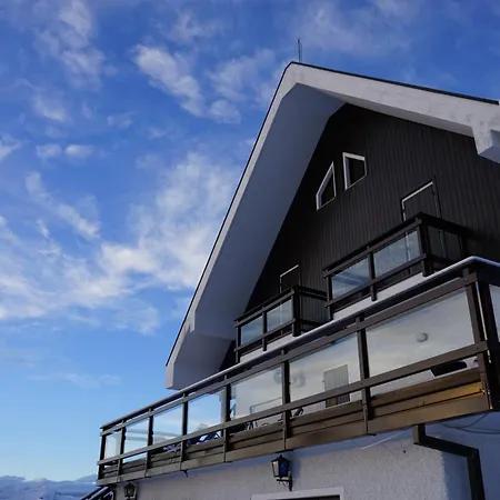 卡萨德拉尼夫酒店 酒店 *