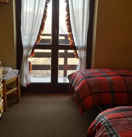 卡萨德拉尼夫酒店 *